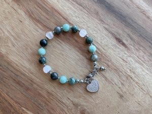 Pulseira com Selenite, Ágata Musgo, Amazonite e Hematite para clareza emocional, proteção e enraizamento