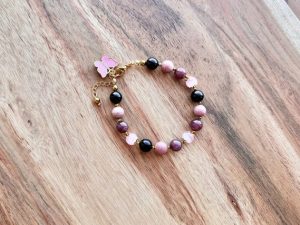 Pulseira com Turmalina Negra, Lepidolite e Rodonite para transformação emocional, proteção energética e cura interior